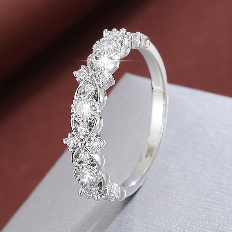 Floral Geometric Women's Ring with Oval Cut Stone & Multicolor Zirconia